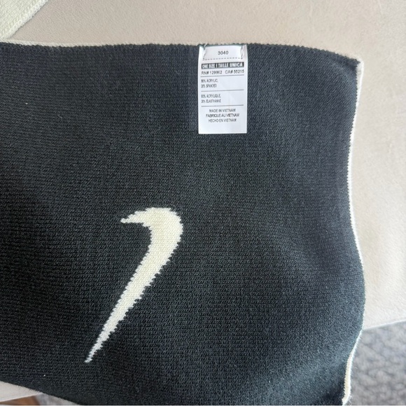 NIKE Black and Cream reversible double face Scarf - Bufanda Retail40 (authentic) - Picture 7 of 9